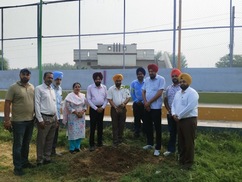 The District Forest Officer Rupnagar started the campaign by planting trees at Government Senior Secondary School Jhalian Kalan.