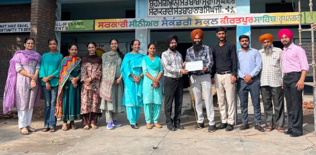 Teacher Gursevak Singh was felicitated on the occasion of Independence Day at Mohali for his excellent services in the field of education