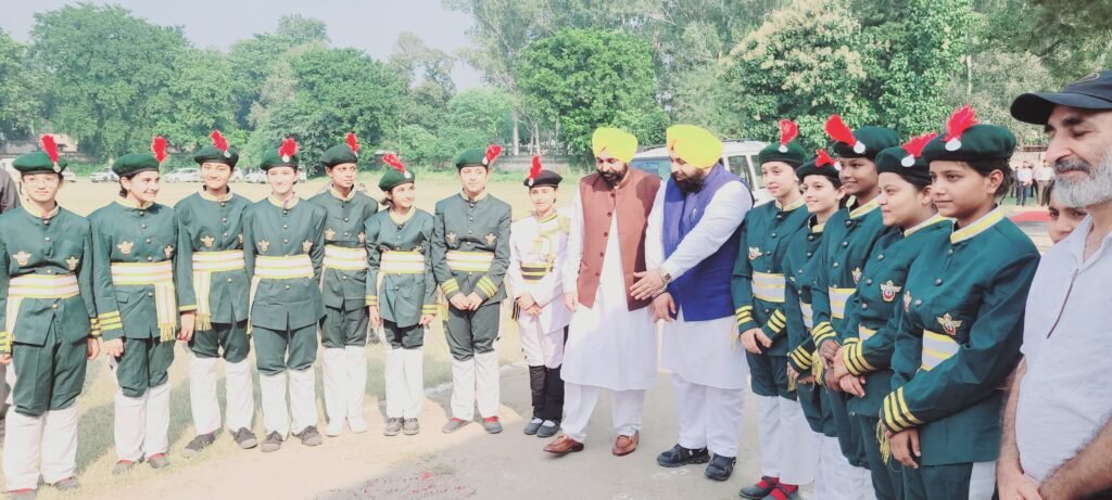 The students welcomed the Hon'ble Chief Minister of Punjab with the school band Girls school nangal 