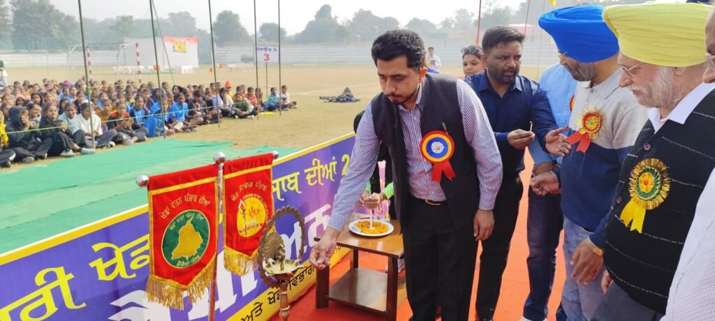 MLA Chadha inaugurated the state level handball, kayaking and canoeing and rowing competitions