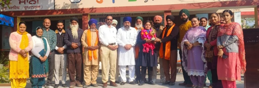 Jasmeen Kaur was given a warm welcome on her arrival at the school and honored by the village panchayat with cash and medals