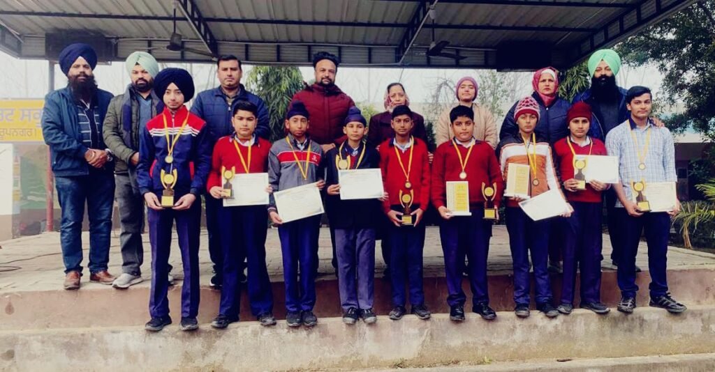 Students of Raipur School excelled in the district-level middle class science exhibition.