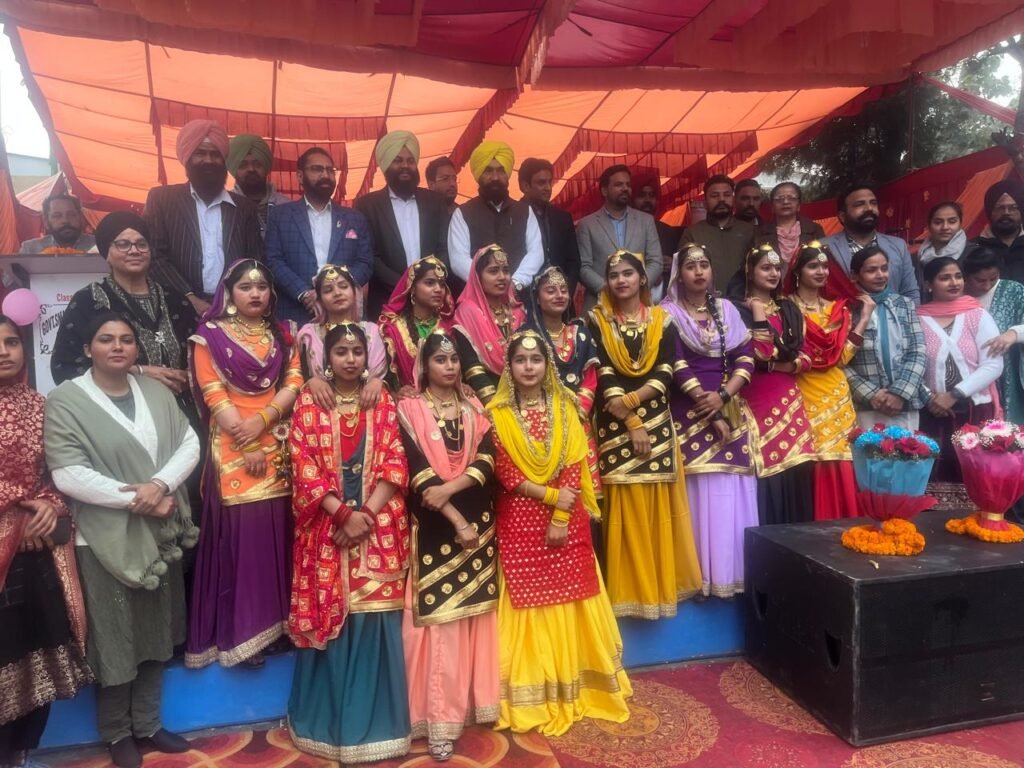 The two-day youth fest of schools of Chamkaur Sahib constituency was held at Lutheri School with great pomp and show.