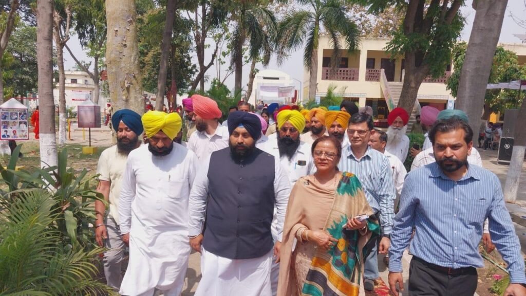 Education Minister inaugurates modern laboratory, playground, track and modern classrooms of Government School, Lutheri