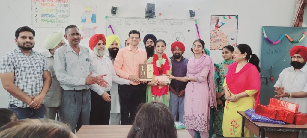 Diksha, a student of Government Senior Secondary School Dher, included in the district merit list, honored by the DEO