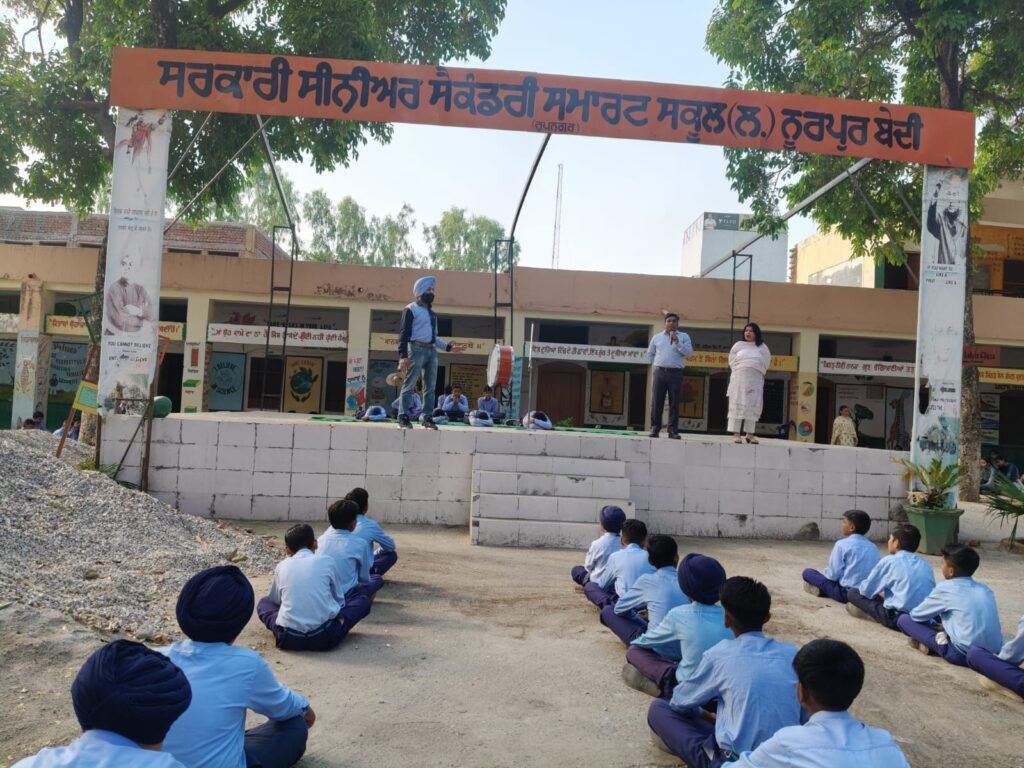 PM Shri Nurpur Bedi conducted Blackout and Mock Drill Training by Retired Navy Dharmendra Kumar