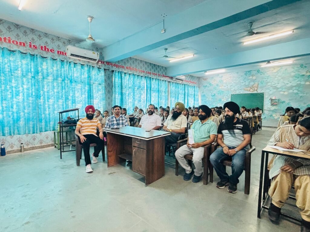 Anti-drugs program held at Adarsh ​​School Lodhipur
