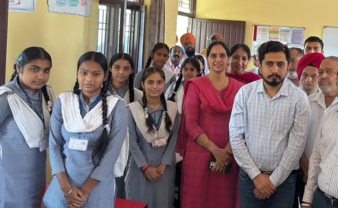 MLA Dinesh Chadha inaugurates development works in schools