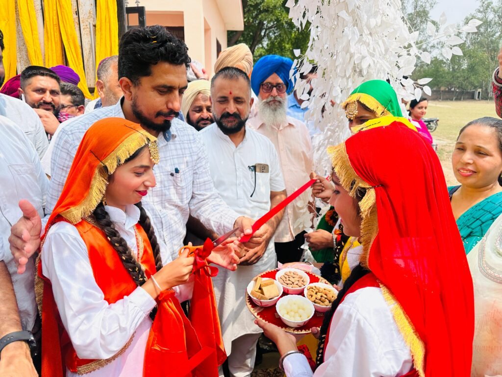ਸਰਕਾਰੀ ਸਕੂਲਾਂ ਦੇ ਵਿਦਿਆਰਥੀਆਂ ਨੂੰ ਸਮੇਂ ਦੇ ਹਾਣੀ ਬਣਾਉਣ ਲਈ ਹਰ ਲੋੜੀਂਦੀ ਕੋਸ਼ਿਸ਼ ਕਰਾਂਗੇ - MLA Chadha