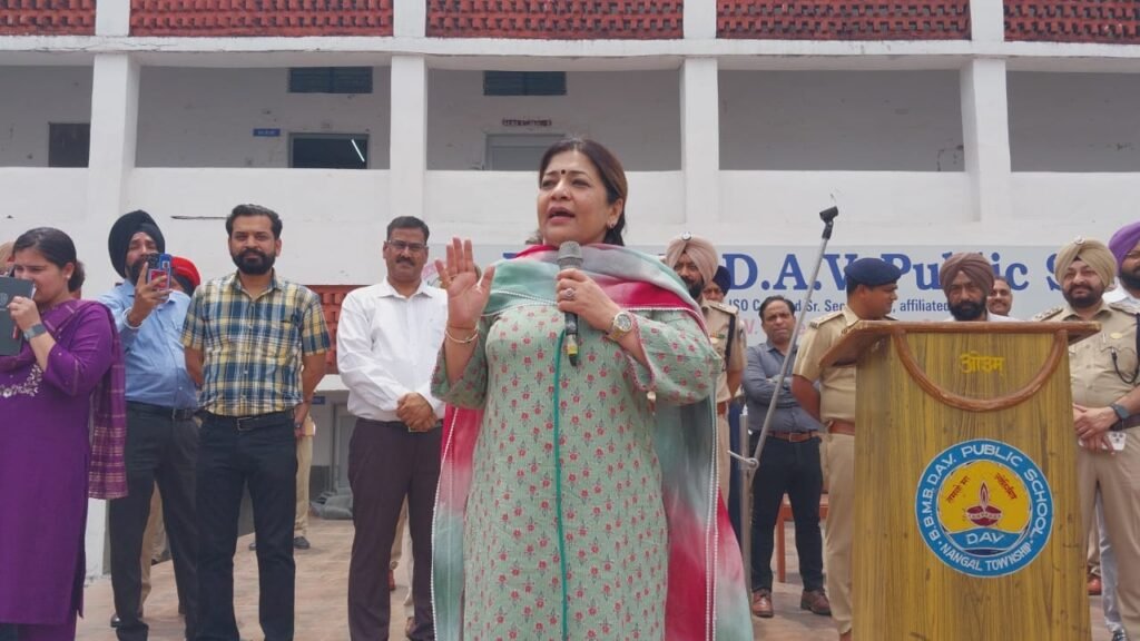 Deputy Commissioner and SSP reviewed the security arrangements at sensitive places of Nangal city. Additional Deputy Commissioner Chandrajyoti Singh, Additional Deputy Commissioner Pooja Sial Grewal, SDM Nangal Anamjot Kaur, Director BBMB Navjot Singh, Deputy Commissioner Rupnagar Mr. Varjit Singh Walia and Senior Superintendent of Police Rupnagar Mr. Subham Agarwal, karan mehta