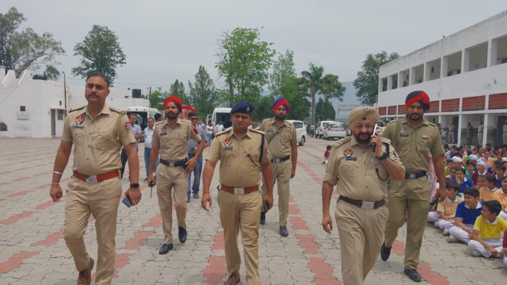 Deputy Commissioner and SSP reviewed the security arrangements at sensitive places of Nangal city. Additional Deputy Commissioner Chandrajyoti Singh, Additional Deputy Commissioner Pooja Sial Grewal, SDM Nangal Anamjot Kaur, Director BBMB Navjot Singh, Deputy Commissioner Rupnagar Mr. Varjit Singh Walia and Senior Superintendent of Police Rupnagar Mr. Subham Agarwal, karan mehta