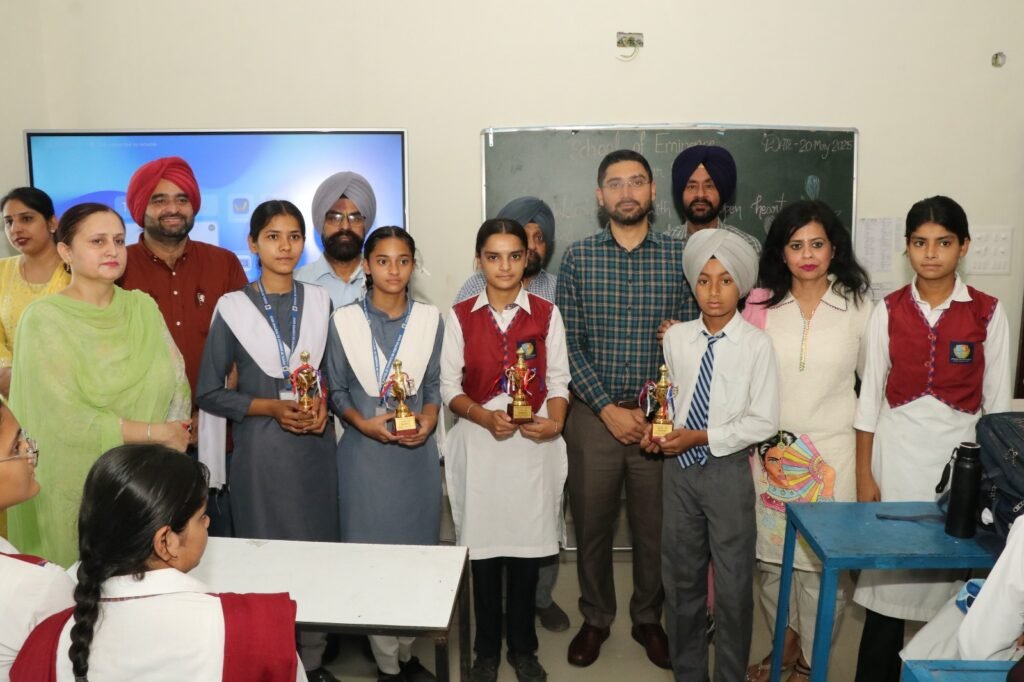 IAS Varjeet Walia becomes the mentor of the students of School of Eminence Kiratpur Sahib