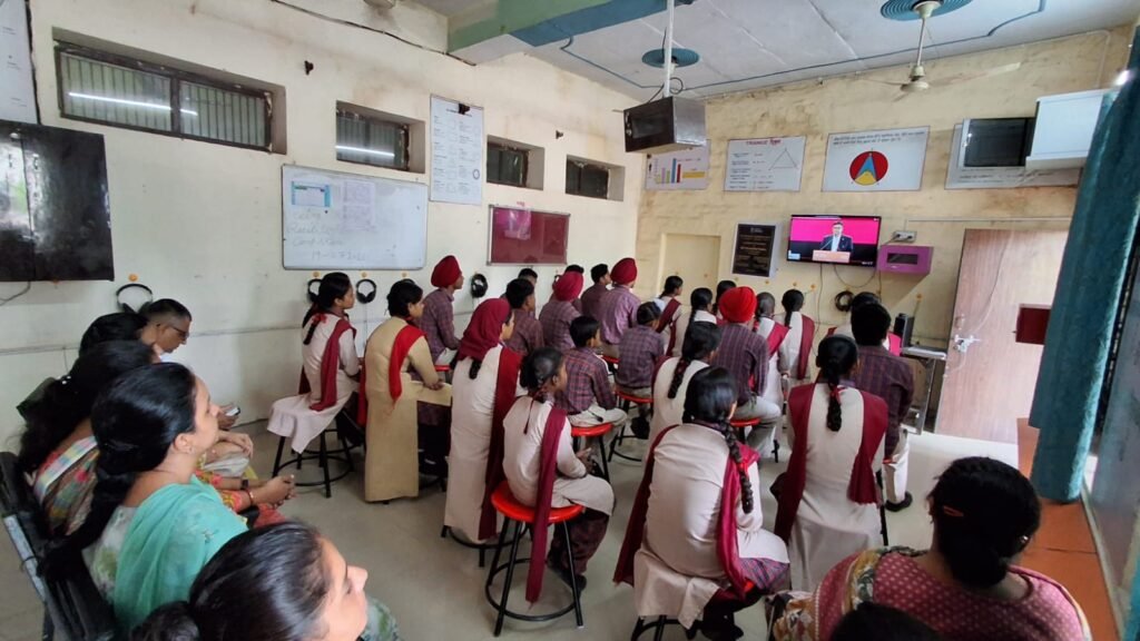PM Shri Smart School Kahanpur Khuhi declared the best school in the district