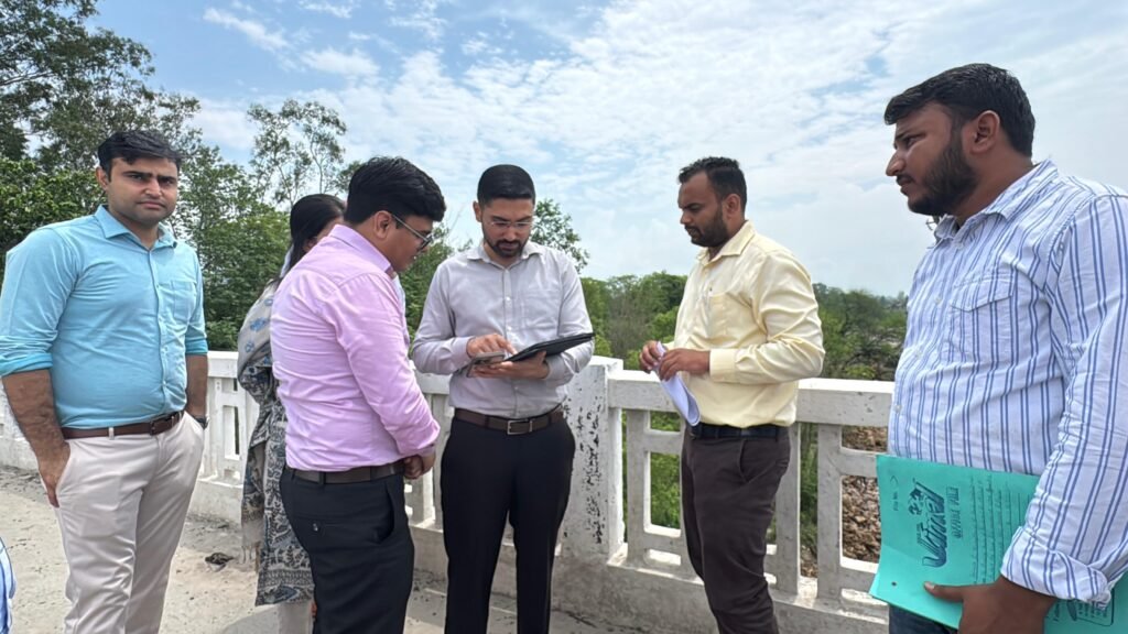 Deputy Commissioner visited potential flood-affected areas and reviewed arrangements