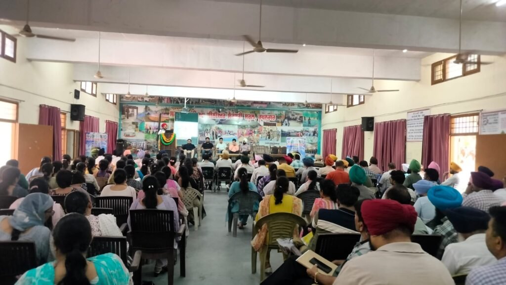 Workshop with the participation of 450 teachers under the Environment Education Program, ਇਕ ਪੇੜ ਮਾਂ ਕੇ ਨਾਮ
