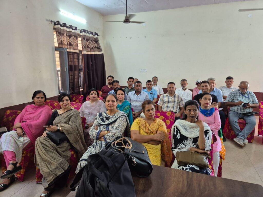Training program successfully organized at Government Senior Secondary Smart School, Girdale under the Kishore Education Program