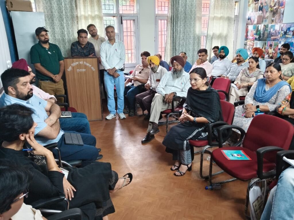 ਰੂਪਨਗਰ ਵਿਖੇ ਬਲਾਕ ਕੋਆਰਡੀਨੇਟਰਾਂ ਦੀ ਤਿੰਨ ਦਿਨਾਂ ਇੰਡਕਸ਼ਨ ਟ੍ਰੇਨਿੰਗ ਸਫਲਤਾਪੂਰਵਕ ਪੂਰੀ, ਸਿੱਖਿਆ ਖੇਤਰ ਵਿੱਚ ਨਵੀਆਂ ਦਿਸ਼ਾ-ਨਿਰਦੇਸ਼ਾਂ ਦਾ ਕੀਤਾ ਗਿਆ ਪ੍ਰਚਾਰ 1 Three-day induction training of block coordinators completed successfully at Rupnagar, new guidelines promoted in the education sector, ਰੂਪਨਗਰ ਵਿਖੇ ਬਲਾਕ ਕੋਆਰਡੀਨੇਟਰਾਂ ਦੀ ਤਿੰਨ ਦਿਨਾਂ ਇੰਡਕਸ਼ਨ ਟ੍ਰੇਨਿੰਗ ਸਫਲਤਾਪੂਰਵਕ ਪੂਰੀ, ਸਿੱਖਿਆ ਖੇਤਰ ਵਿੱਚ ਨਵੀਆਂ ਦਿਸ਼ਾ-ਨਿਰਦੇਸ਼ਾਂ ਦਾ ਕੀਤਾ ਗਿਆ ਪ੍ਰਚਾਰ