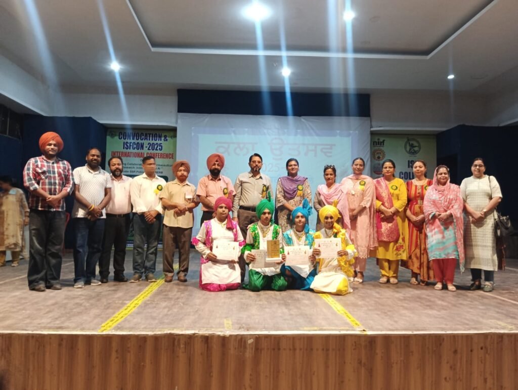 ਜ਼ੋਨ ਪੱਧਰੀ ਕਲਾ ਉਤਸਵ ‘ਚ ਰੂਪਨਗਰ ਦੇ ਵਿਦਿਆਰਥੀਆਂ ਨੇ ਮਚਾਈ ਧੂਮ 3 Rupnagar students create excitement at zone level art festival