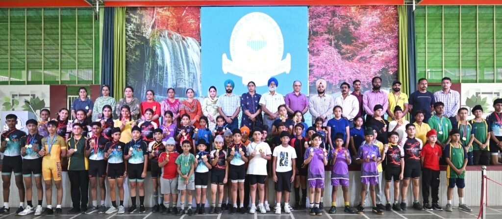 69ਵੀਆਂ ਜ਼ਿਲ੍ਹਾਂ ਪੱਧਰੀ ਦੋ ਰੋਜ਼ਾ ਸਕੇਟਿੰਗ ਟੂਰਨਾਮੈਂਟ ਸ਼ਾਨੋ-ਸ਼ੌਕਤ ਨਾਲ ਸਮਾਪਤ 1 Skating Tournament