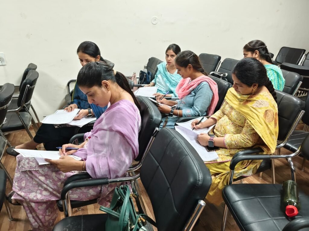 ਪੀ.ਐਮ. ਸ਼੍ਰੀ ਸਕੂਲਾਂ ਦੇ ਮੈਥ ਅਧਿਆਪਕਾਂ ਲਈ ਤਿੰਨ ਰੋਜ਼ਾ ਵੇਦਿਕ ਮੈਥਮੈਟਿਕਸ ਵਰਕਸ਼ਾਪ ਡਾਇਟ ਰੂਪਨਗਰ ਵਿੱਚ ਆਯੋਜਿਤ 2 IMG 20250926 WA0016