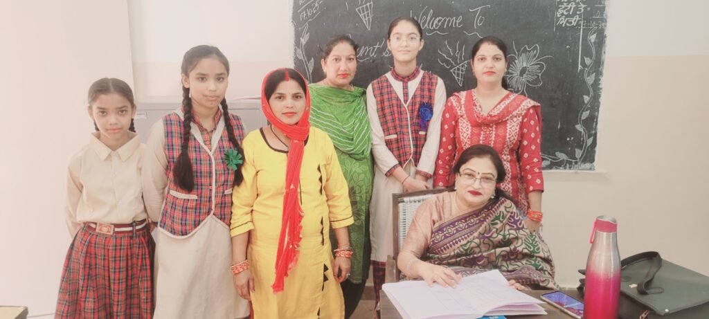 ਨੰਗਲ: ਮਾਪੇ–ਅਧਿਆਪਕ ਮਿਲਣੀ ‘ਚ ਮਾਪਿਆਂ ਦੀ ਵੱਡੀ ਸ਼ਮੂਲੀਅਤ, ਵਿਦਿਆਰਥੀਆਂ ਦੀ ਪ੍ਰਗਤੀ ‘ਤੇ ਵਿਸਤਾਰ ਨਾਲ ਚਰਚਾ 3 Nangal: Large participation of parents in parent-teacher meetings, detailed discussion on students' progress