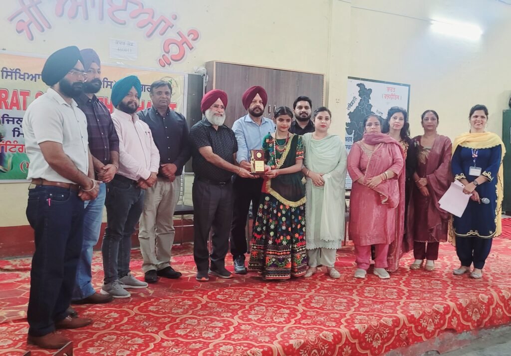 Ek Bharat Shreshtha Bharat ਮੁਕਾਬਲੇ ਸ਼ਹੀਦ ਪਰਗਨ ਸਿੰਘ ਸਰਕਾਰੀ ਹਾਈ ਸਕੂਲ ਮਟੋਰ ਵਿਖੇ ਸਫਲਤਾਪੂਰਵਕ ਆਯੋਜਿਤ 8 20251030 140119