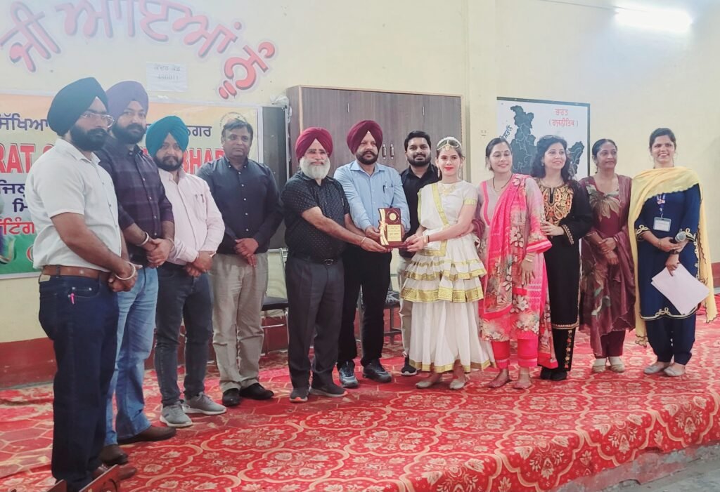 Ek Bharat Shreshtha Bharat ਮੁਕਾਬਲੇ ਸ਼ਹੀਦ ਪਰਗਨ ਸਿੰਘ ਸਰਕਾਰੀ ਹਾਈ ਸਕੂਲ ਮਟੋਰ ਵਿਖੇ ਸਫਲਤਾਪੂਰਵਕ ਆਯੋਜਿਤ 7 Ek Bharat Shreshtha Bharat