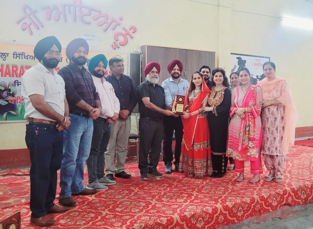 Ek Bharat Shreshtha Bharat ਮੁਕਾਬਲੇ ਸ਼ਹੀਦ ਪਰਗਨ ਸਿੰਘ ਸਰਕਾਰੀ ਹਾਈ ਸਕੂਲ ਮਟੋਰ ਵਿਖੇ ਸਫਲਤਾਪੂਰਵਕ ਆਯੋਜਿਤ 12 Ek Bharat Shreshtha Bharat