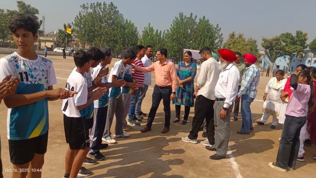 69ਵੀਆਂ ਅੰਤਰ ਜ਼ਿਲ੍ਹਾ ਸਕੂਲ ਖੇਡਾਂ ਹੈਂਡਬਾਲ ਅੰਡਰ -14 ਸਾਲ ਲੜਕੇ ਧੂਮ ਧੜੱਕੇ ਨਾਲ ਸ਼ੁਰੂ 18 69th Inter-District School Games Handball Under-14 Boys begins with a bang