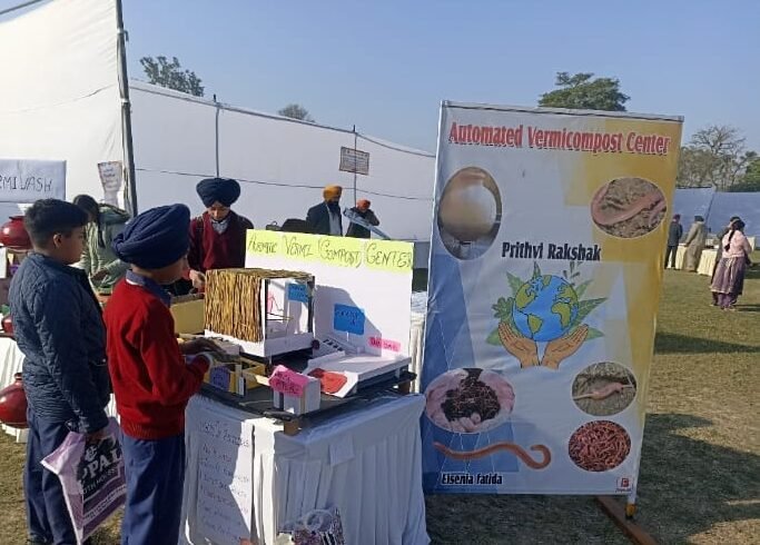 ਰਾਸ਼ਟਰੀ ਬਾਲ ਵਿਗਿਆਨ ਪ੍ਰਦਰਸ਼ਨੀ 2025 ਲਈ ਭੋਪਾਲ ਜਾ ਰਿਹਾ ਹੈ ਰੂਪਨਗਰ ਦਾ ਹੋਣਹਾਰ ਵਿਦਿਆਰਥੀ  2 A talented student from Rupnagar is going to Bhopal for the National Children's Science Exhibition 2025.
