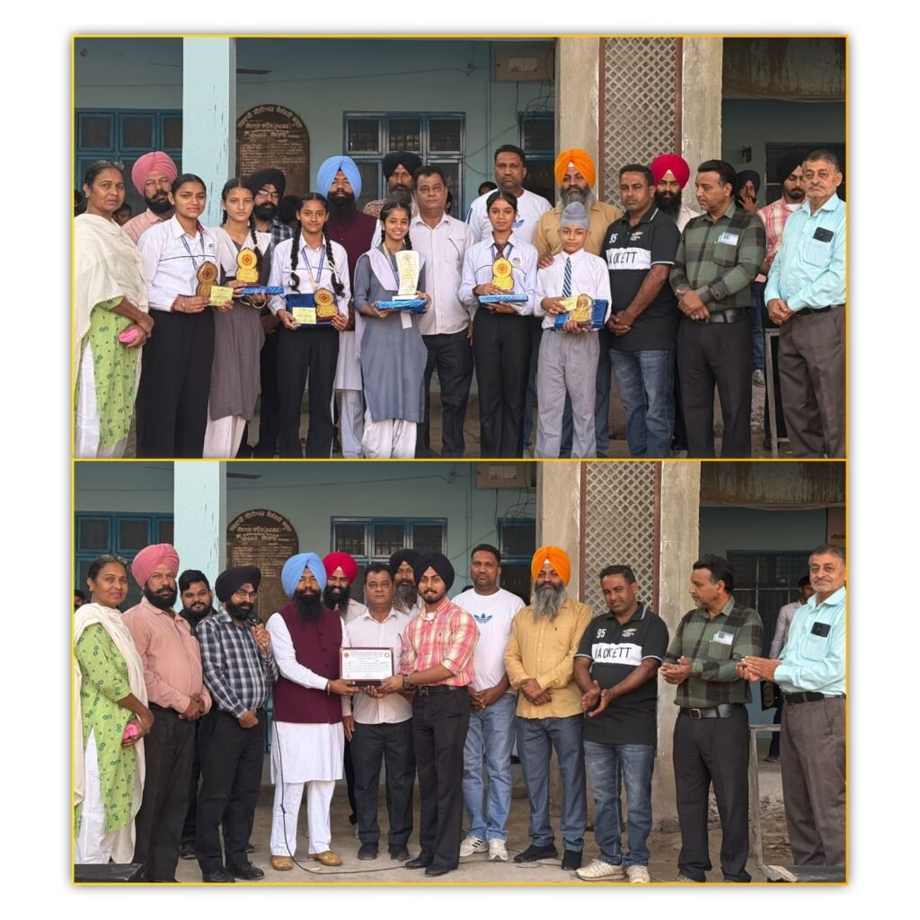 ਪੰਜਾਬ ਭਰ ਵਿੱਚੋਂ ਪਹਿਲਾ ਸਥਾਨ ਹਾਸਲ ਕਰਕੇ ਸਕੂਲ ਆਫ਼ ਐਮੀਨੈਂਸ ਨੇ ਲਹਿਰਾਇਆ ਝੰਡਾ 3 ਰਾਜ ਪੱਧਰੀ ਲੋਕ ਨਾਚ ਮੁਕਾਬਲੇ ਵਿੱਚ ਪਹਿਲਾਂ ਸਥਾਨ ਹਾਸਲ ਕਰਨ ‘ਤੇ ਵਿਦਿਆਰਥੀਆਂ ਅਤੇ ਅਧਿਆਪਕਾਂ ਨੂੰ ਸਨਮਾਨਿਤ ਕਰਦੇ ਹੋਏ ਮਾਰਕੀਟ ਕਮੇਟੀ ਚੇਅਰਮੈਨ ਕਮਿੱਕਰ ਸਿੰਘ ਡਾਢੀ ਜੀ।
