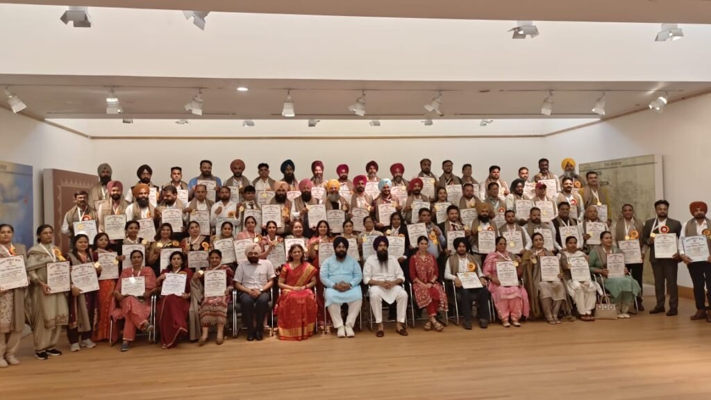 ਸ੍ਰੀ ਅਨੰਦਪੁਰ ਸਾਹਿਬ ਵਿਖੇ ਅਧਿਆਪਕ ਦਿਵਸ ਮੌਕੇ ਸ਼ਾਨਦਾਰ ਕਾਰਗੁਜ਼ਾਰੀ ਵਾਲੇ ਅਧਿਆਪਕਾਂ ਦਾ ਸਨਮਾਨ 11 Teachers’ Day Ceremony: CM Punjab S. Bhagwant Singh Mann Honors Top-Performing Educators