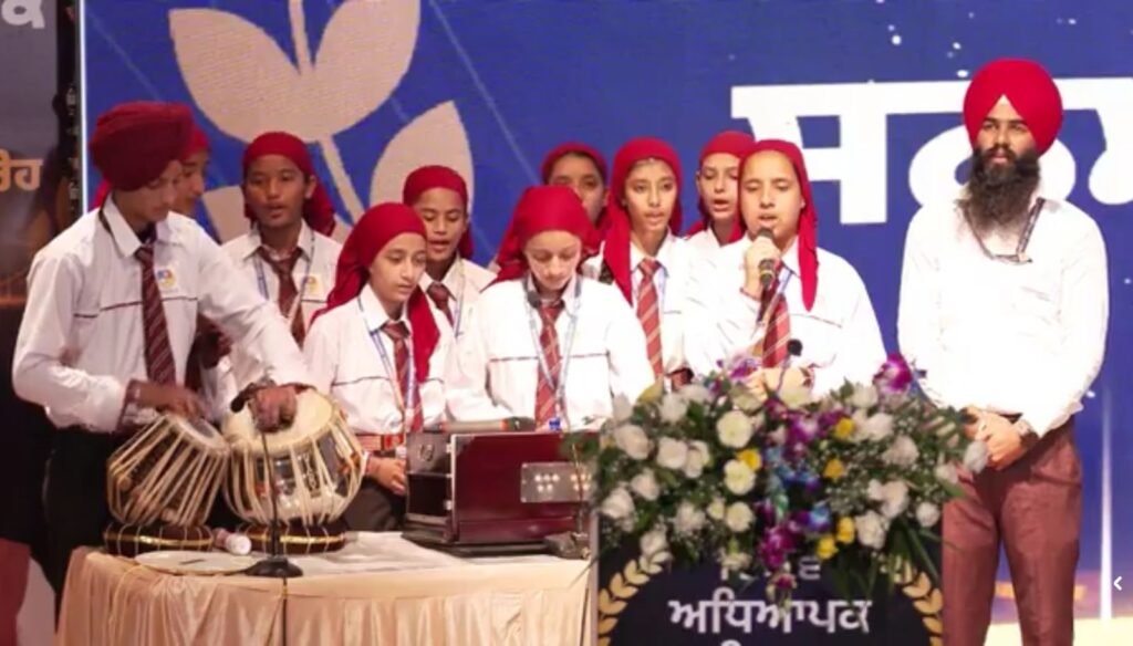 School of Eminence Kiratpur Sahib gets an opportunity to sing Shabad at a state-level function