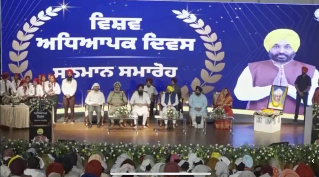 School of Eminence Kiratpur Sahib gets an opportunity to sing Shabad at a state-level function