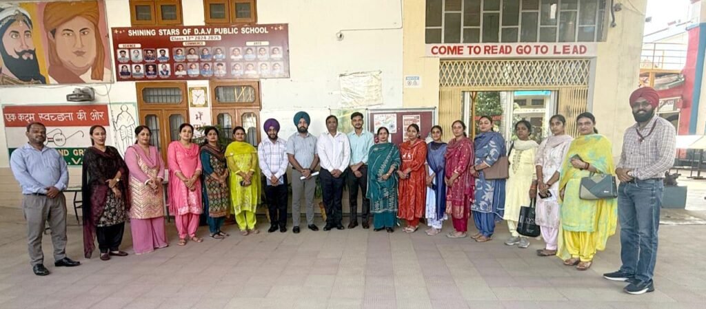 ਡੀ.ਏ.ਵੀ. ਸੀਨੀਅਰ ਸੈਕੰਡਰੀ ਸਕੂਲ ਰੂਪਨਗਰ ਵਿੱਚ ਪ੍ਰਾਈਵੇਟ ਅਤੇ ਐਫੀਲੀਏਟਡ ਸਕੂਲਾਂ ਲਈ Business Blaster ਟ੍ਰੇਨਿੰਗ ਸੈਸ਼ਨ ਆਯੋਜਿਤ 3 Business Blaster Training Session organized for private and affiliated schools at DAV Senior Secondary School Rupnagar