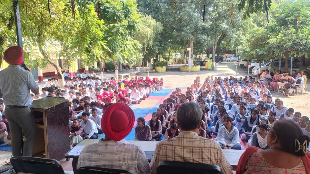 Career Guidance Programme Motivates Students at Purkhali and Haripur Schools 2 Career Guidance Programme Motivates Students at Purkhali and Haripur Schools