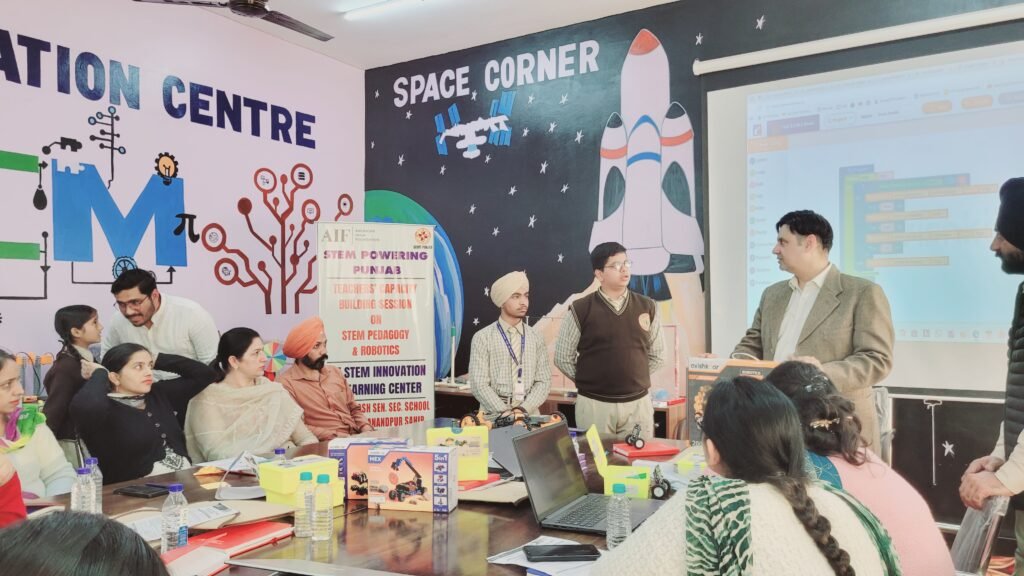 AIF ਵੱਲੋਂ STEM ਪੈਡਾਗੌਗੀ ਅਤੇ ਰੋਬੋਟਿਕਸ ਅਧਾਰਿਤ ਅਧਿਆਪਕ ਵਰਕਸ਼ਾਪ ਦੂਸਰੇ ਦਿਨ ਸਫ਼ਲਤਾ ਪੂਰਵਕ ਸੰਪੰਨ 11 20251118 140411