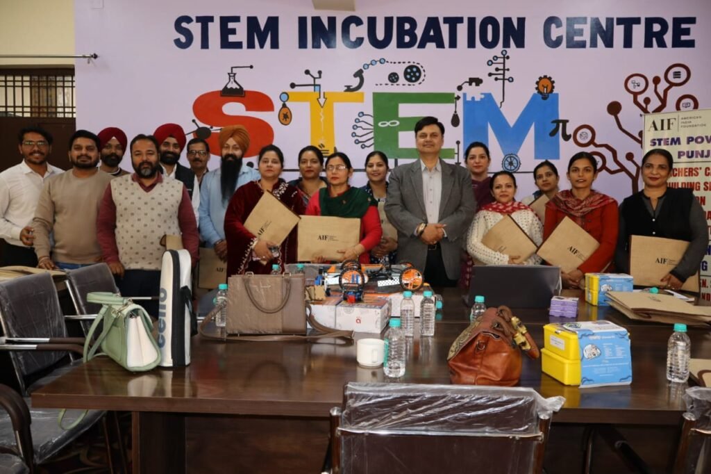 AIF ਵੱਲੋਂ ਲੋਧੀਪੁਰ ਵਿੱਚ STEM ਪੈਡਾਗੌਗੀ ਅਤੇ ਰੋਬੋਟਿਕਸ ਅਧਾਰਿਤ ਦੋ ਦਿਨਾਂ ਦੀ ਅਧਿਆਪਕ ਵਰਕਸ਼ਾਪ ਦਾ ਪਹਿਲਾ ਦਿਨ ਸਫਲਤਾਪੂਰਵਕ ਆਯੋਜਿਤ 11 AIF’s First Day of STEM & Robotics Workshop Receives Enthusiastic Response