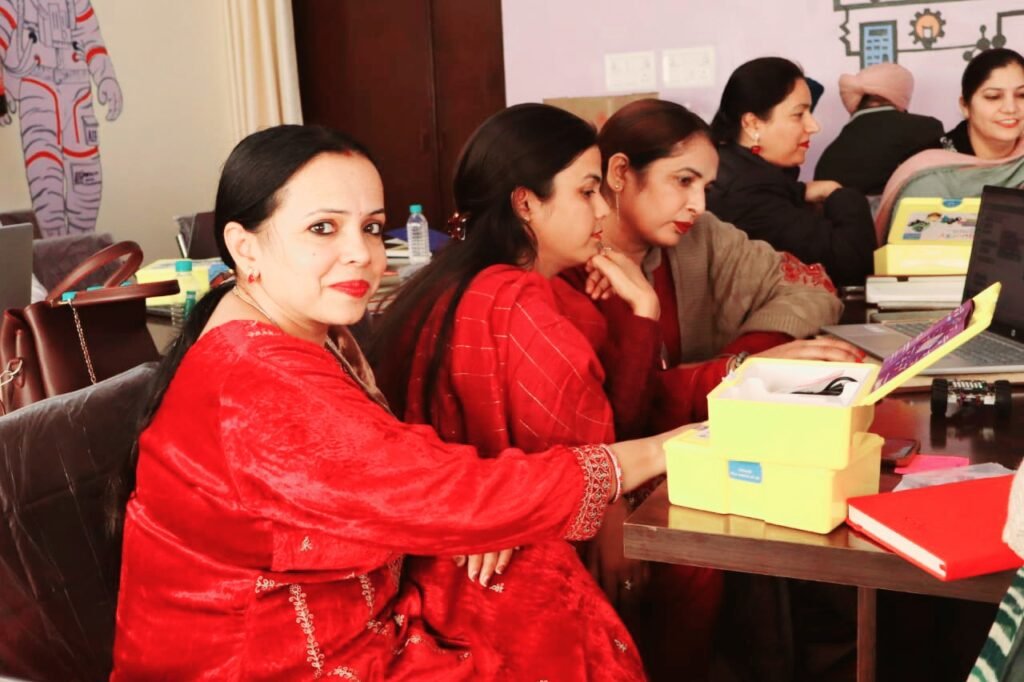 AIF ਵੱਲੋਂ STEM ਪੈਡਾਗੌਗੀ ਅਤੇ ਰੋਬੋਟਿਕਸ ਅਧਾਰਿਤ ਅਧਿਆਪਕ ਵਰਕਸ਼ਾਪ ਦੂਸਰੇ ਦਿਨ ਸਫ਼ਲਤਾ ਪੂਰਵਕ ਸੰਪੰਨ 5 IMG 20251118 WA0138