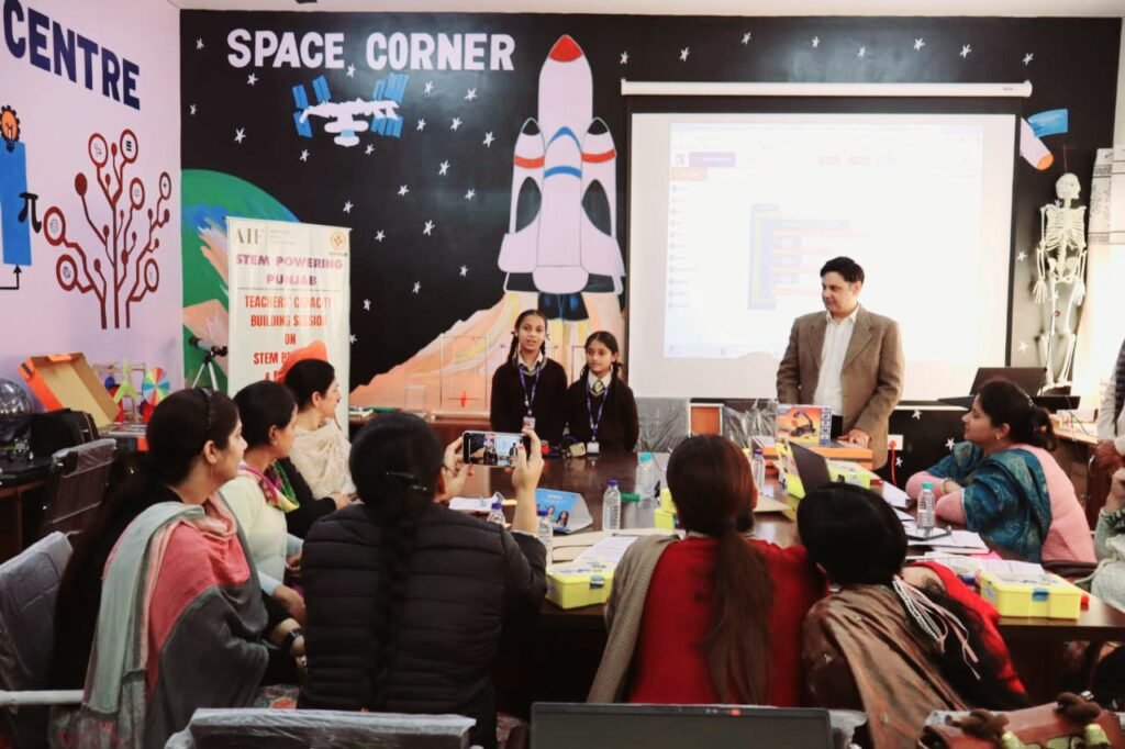 AIF ਵੱਲੋਂ STEM ਪੈਡਾਗੌਗੀ ਅਤੇ ਰੋਬੋਟਿਕਸ ਅਧਾਰਿਤ ਅਧਿਆਪਕ ਵਰਕਸ਼ਾਪ ਦੂਸਰੇ ਦਿਨ ਸਫ਼ਲਤਾ ਪੂਰਵਕ ਸੰਪੰਨ 9 AIF’s STEM-Robotics Workshop Delivers Advanced Skill Learning