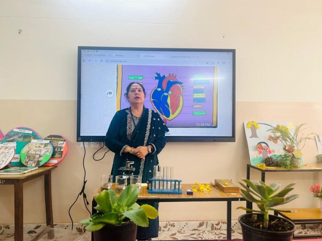 ਜ਼ਿਲ੍ਹਾ ਰੂਪਨਗਰ ਵਿੱਚ ਬਾਇਓ ਲੈਕਚਰਾਰਾਂ ਦੀ ਤਿੰਨ ਰੋਜ਼ਾ ਟ੍ਰੇਨਿੰਗ ਸਫਲਤਾਪੂਰਵਕ ਸੰਪੰਨ 4 Bio Lecturer, principal Vijay bangla