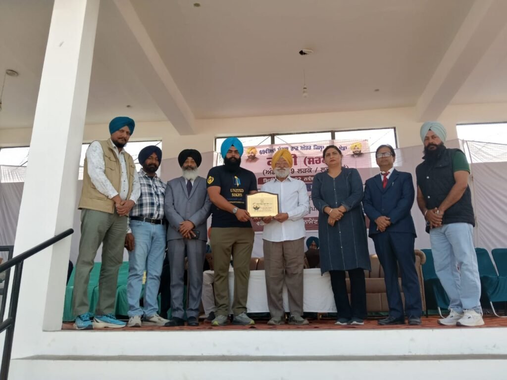 69ਵੀਆਂ ਅੰਤਰ ਜਿਲ੍ਹਾ ਸਕੂਲ ਖੇਡਾਂ ਰੱਸਾਕਸੀ ਅੰਡਰ -17 ਸਾਲ ਲੜਕੇ ਵਿੱਚ ਮਾਨਸਾ ਜ਼ਿਲ੍ਹੇ ਨੂੰ ਹਰਾ ਕੇ ਲੁਧਿਆਣਾ ਜ਼ਿਲ੍ਹਾ ਬਣਿਆ ਚੈਂਪੀਅਨ 5 69th Inter-District School Games: Ludhiana Lifts Under-17 Boys Tug of War Championship