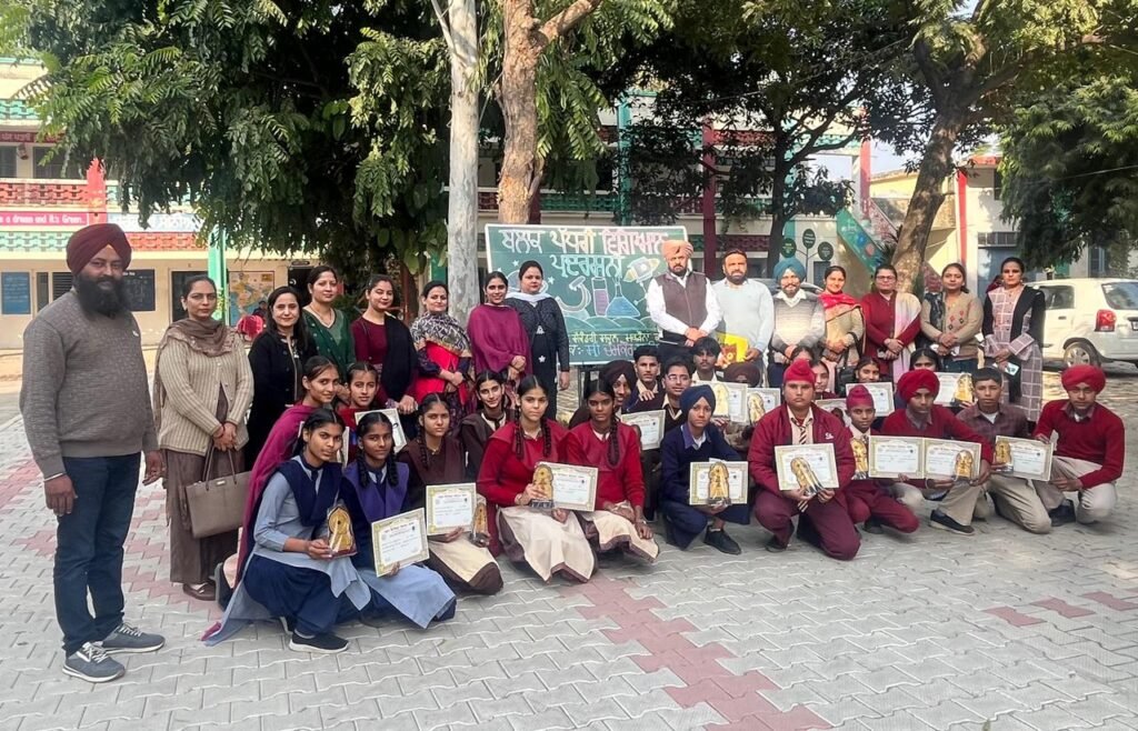 Science exhibition was organized at Government Senior Secondary School Makadauna Kalan.