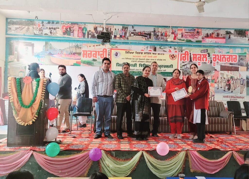 ਰੂਪਨਗਰ ਵਿੱਚ RAA–2025 ਤਹਿਤ ਜ਼ਿਲ੍ਹਾ ਪੱਧਰੀ ਸੀਨੀਅਰ ਸੈਕੰਡਰੀ ਵਿਦਿਆਰਥੀ ਵਿਗਿਆਨ ਪ੍ਰਦਰਸ਼ਨੀ ਸਫਲਤਾਪੂਰਵਕ ਆਯੋਜਿਤ 7 Science Exhibition successfully organized under RAA-2025 at Rupnagar