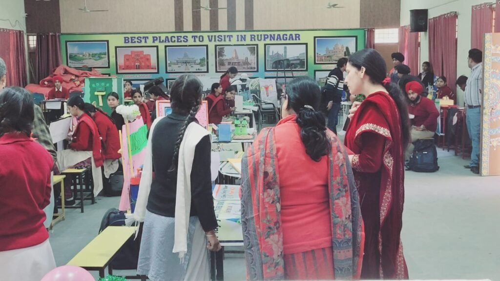 ਰੂਪਨਗਰ ਵਿੱਚ RAA–2025 ਤਹਿਤ ਜ਼ਿਲ੍ਹਾ ਪੱਧਰੀ ਸੀਨੀਅਰ ਸੈਕੰਡਰੀ ਵਿਦਿਆਰਥੀ ਵਿਗਿਆਨ ਪ੍ਰਦਰਸ਼ਨੀ ਸਫਲਤਾਪੂਰਵਕ ਆਯੋਜਿਤ 6 Science Exhibition successfully organized under RAA-2025 at Rupnagar