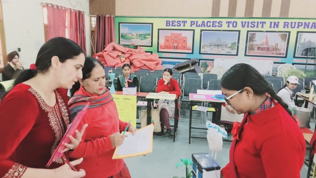 ਰੂਪਨਗਰ ਵਿੱਚ RAA–2025 ਤਹਿਤ ਜ਼ਿਲ੍ਹਾ ਪੱਧਰੀ ਸੀਨੀਅਰ ਸੈਕੰਡਰੀ ਵਿਦਿਆਰਥੀ ਵਿਗਿਆਨ ਪ੍ਰਦਰਸ਼ਨੀ ਸਫਲਤਾਪੂਰਵਕ ਆਯੋਜਿਤ 4 Science Exhibition successfully organized under RAA-2025 at Rupnagar