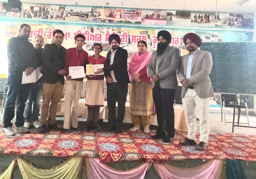 ਜ਼ਿਲ੍ਹਾ ਰੂਪਨਗਰ ਵਿੱਚ RAA ਤਹਿਤ 6ਵੀਂ ਤੋਂ 10ਵੀਂ ਜਮਾਤਾਂ ਲਈ ਜ਼ਿਲ੍ਹਾ ਪੱਧਰੀ ਕੁਇਜ਼ ਮੁਕਾਬਲਾ ਸਫ਼ਲਤਾਪੂਰਵਕ ਆਯੋਜਿਤ 7 IMG 20251209 WA0007