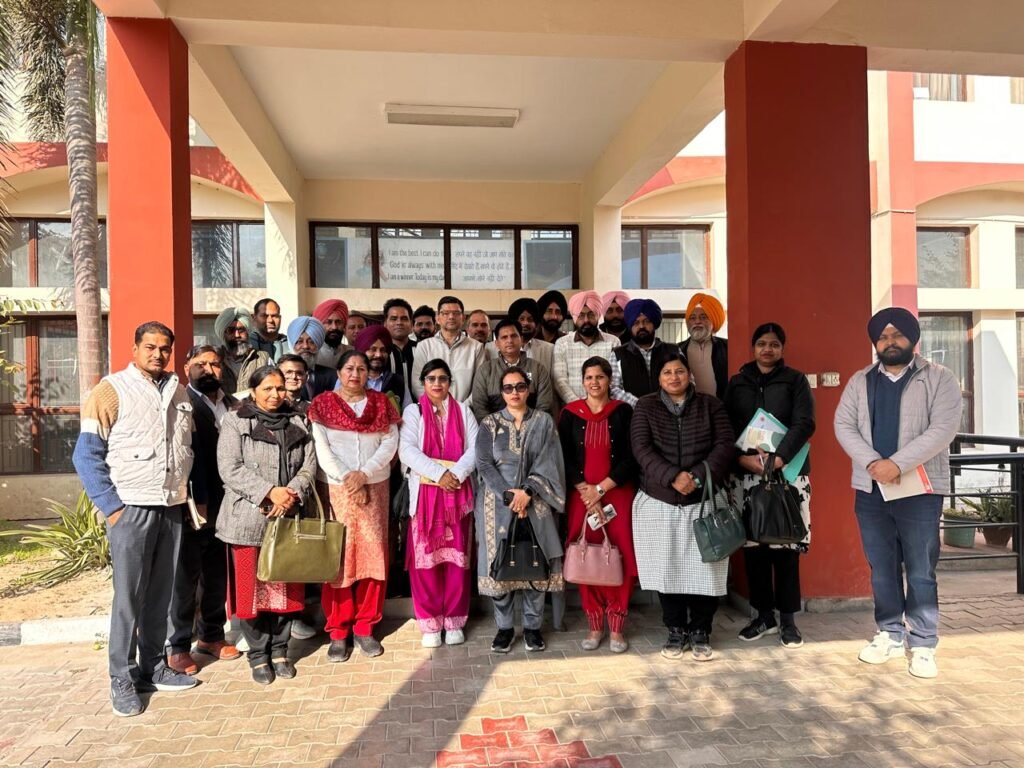 ਜ਼ਿਲ੍ਹਾ ਰੂਪਨਗਰ ਵਿੱਚ ਮਾਪਿਆਂ ਦੀ ਭਾਗੀਦਾਰੀ ਸਬੰਧੀ ਦੂਜੇ ਪੜਾਅ ਦੀ ਟ੍ਰੇਨਿੰਗ ਸਫਲਤਾਪੂਰਵਕ ਆਯੋਜਿਤ 1 ਜ਼ਿਲ੍ਹਾ ਰੂਪਨਗਰ ਵਿੱਚ ਮਾਪਿਆਂ ਦੀ ਭਾਗੀਦਾਰੀ ਸਬੰਧੀ ਦੂਜੇ ਪੜਾਅ ਦੀ ਟ੍ਰੇਨਿੰਗ ਸਫਲਤਾਪੂਰਵਕ ਆਯੋਜਿਤ