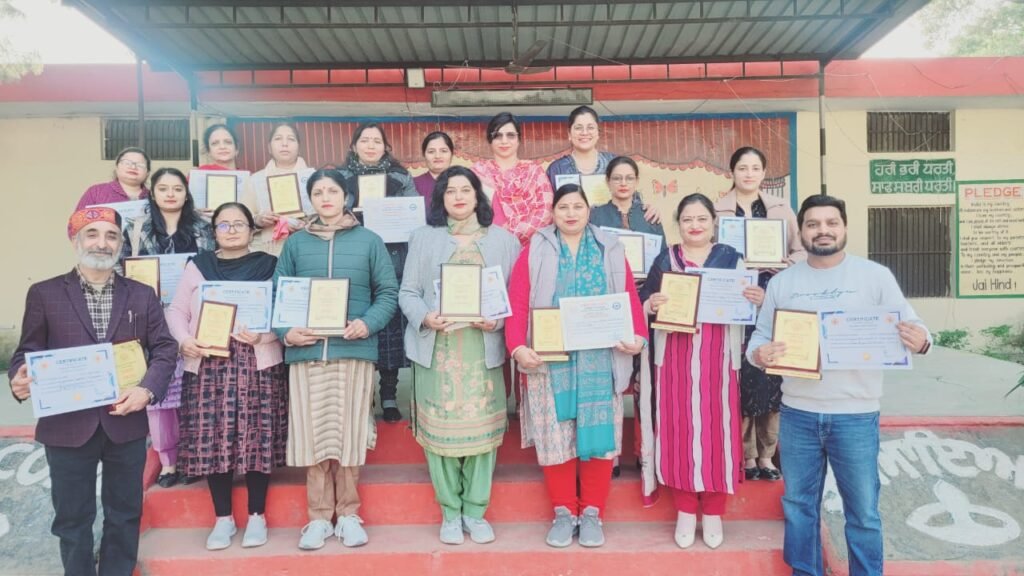 ਬਲਾਕ ਨੰਗਲ ਵਿੱਚ Teachers' Fest ਦਾ ਸ਼ਾਨਦਾਰ ਆਯੋਜਨ — ਅਧਿਆਪਕਾਂ ਨੇ ਦਿਖਾਇਆ ਕਲਾਤਮਕ ਜ਼ੌਰ 7 Teachers' Fest in Block Nangal