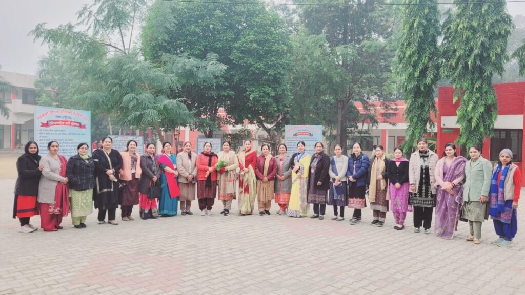 ਨੰਗਲ ਵਿੱਚ ਮੈਗਾ ਮਾਪੇ–ਅਧਿਆਪਕ ਮਿਲਣੀ ਨਾਲ ਸਕੂਲ–ਮਾਪੇ ਭਾਗੀਦਾਰੀ ਹੋਰ ਮਜ਼ਬੂਤ - ਐਸ. ਡੀ. ਐਮ. ਸਚਿਨ ਪਾਠਕ 7 WhatsApp Image 2025 12 20 at 20.50.32